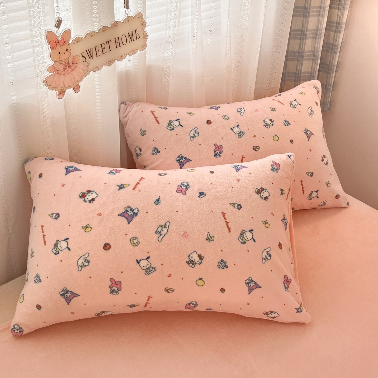 91家纺网 家纺一手货源 找家纺 星禾优选 2025新款三丽鸥高克重牛奶绒印花四件套 绒-丽鸥星球