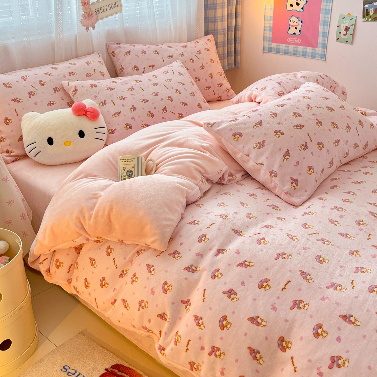 91家纺网 家纺一手货源 找家纺 星禾优选 2025新款三丽鸥高克重牛奶绒印花四件套 绒-糯叽美乐蒂