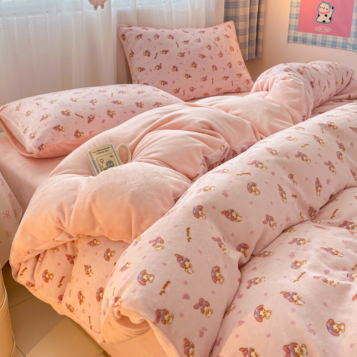 91家纺网 家纺一手货源 找家纺 星禾优选 2025新款三丽鸥高克重牛奶绒印花四件套 绒-糯叽美乐蒂