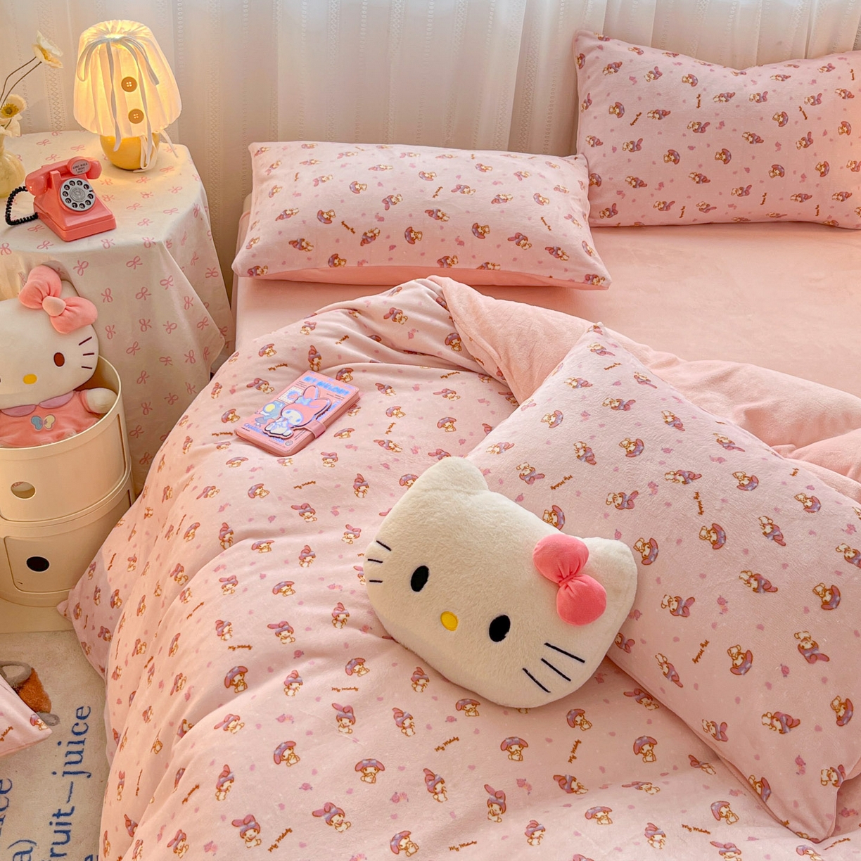 91家纺网 家纺一手货源 找家纺 星禾优选 2025新款三丽鸥高克重牛奶绒印花四件套 绒-糯叽美乐蒂