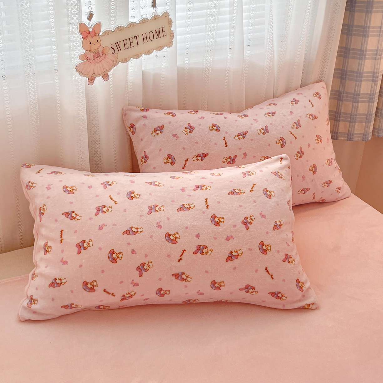 91家纺网 家纺一手货源 找家纺 星禾优选 2025新款三丽鸥高克重牛奶绒印花四件套 绒-糯叽美乐蒂