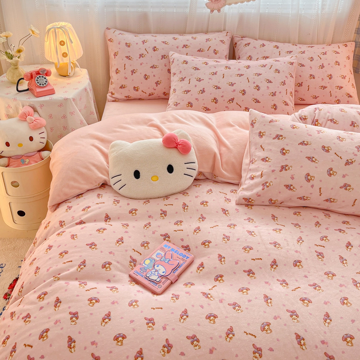 91家纺网 家纺一手货源 找家纺 星禾优选 2025新款三丽鸥高克重牛奶绒印花四件套 绒-糯叽美乐蒂