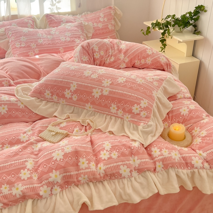 91家纺网 家纺一手货源 找家纺 （总）爱家（原缔乐家纺） 2025新款牛奶雕花绒四件套-小雏菊