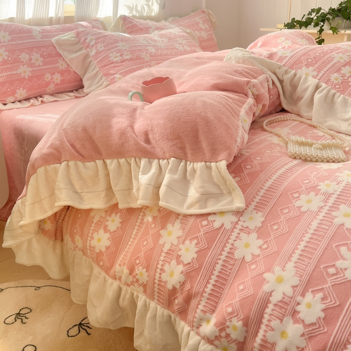 91家纺网 家纺一手货源 找家纺 （总）爱家（原缔乐家纺） 2025新款牛奶雕花绒四件套-小雏菊