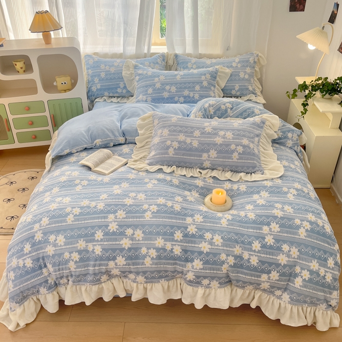 爱家（原缔乐家纺） 2025新款牛奶雕花绒四件套-小雏菊 小雏菊-天空兰