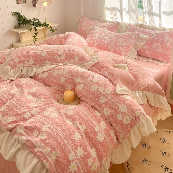 91家纺网 家纺一手货源 找家纺 （总）爱家（原缔乐家纺） 2025新款牛奶雕花绒四件套-小雏菊