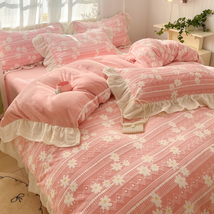 91家纺网 家纺一手货源 找家纺 （总）爱家（原缔乐家纺） 2025新款牛奶雕花绒四件套-小雏菊