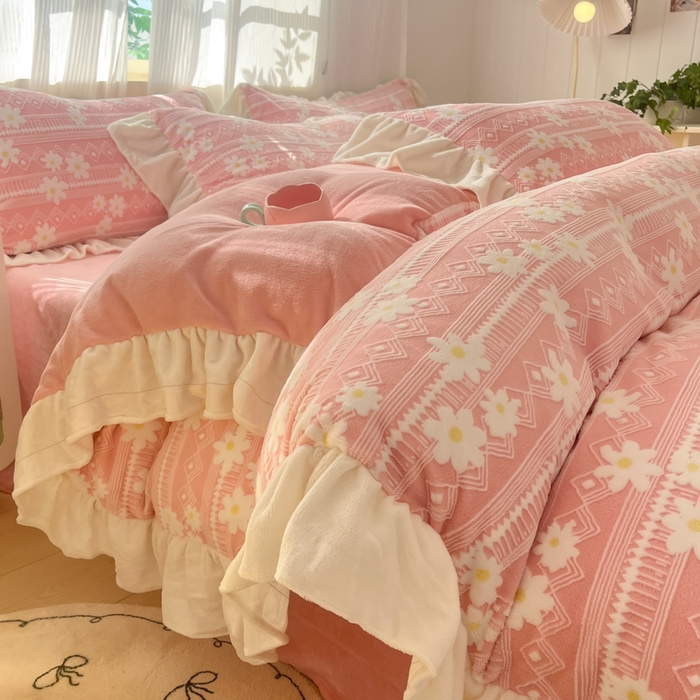 91家纺网 家纺一手货源 找家纺 （总）爱家（原缔乐家纺） 2025新款牛奶雕花绒四件套-小雏菊