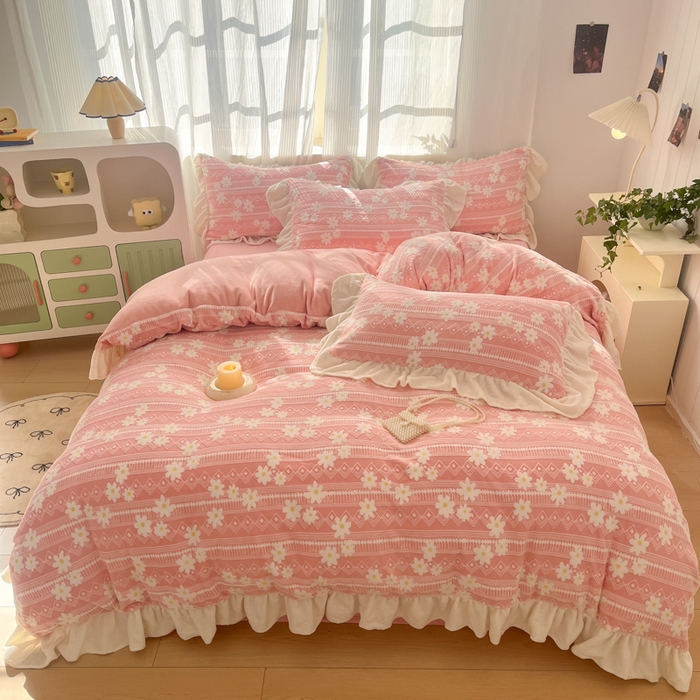 91家纺网 家纺一手货源 找家纺 （总）爱家（原缔乐家纺） 2025新款牛奶雕花绒四件套-小雏菊