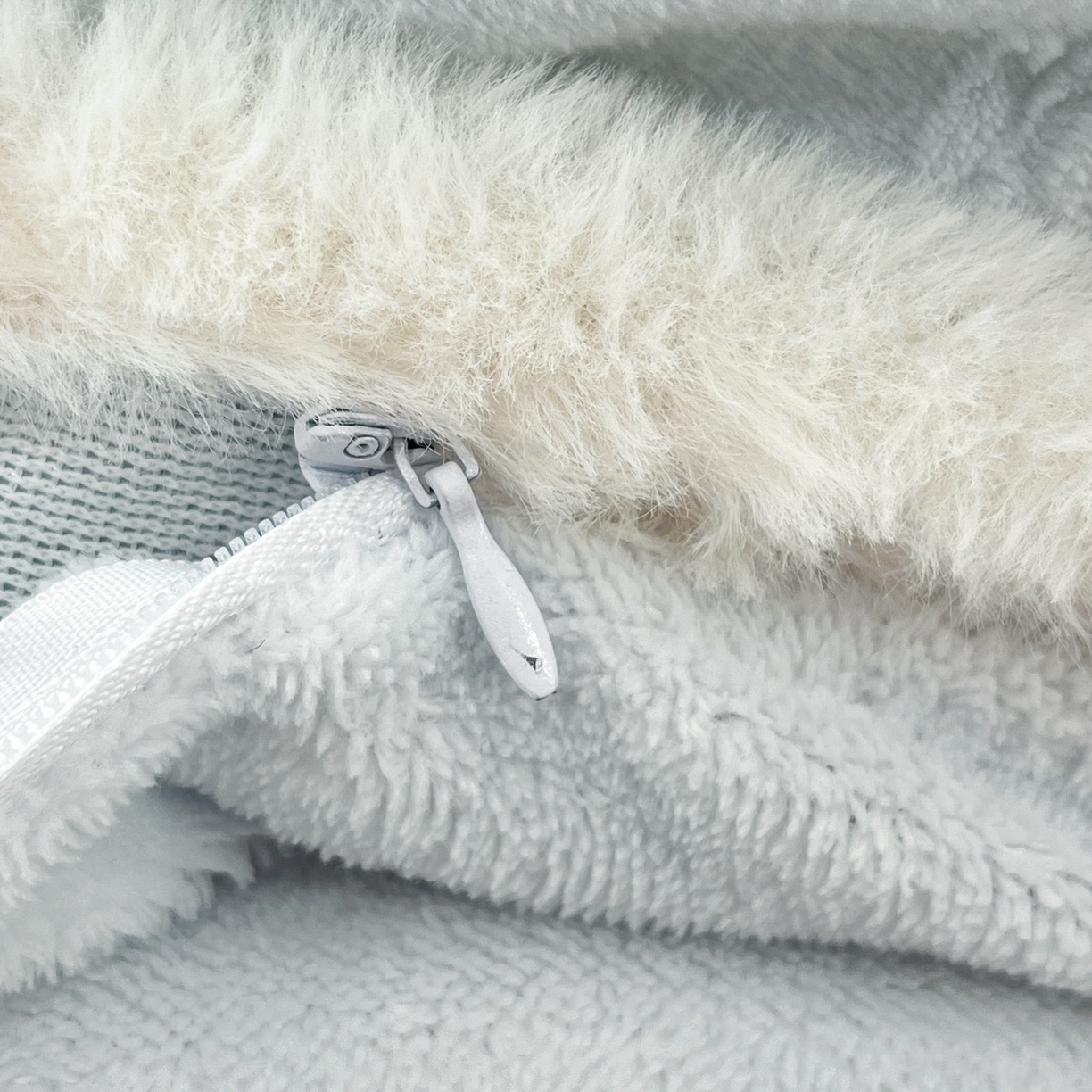 91家纺网 家纺一手货源 找家纺 （总）安哆啦 2025新款着色烂花雕花兔毛绒包边牛奶绒四件套