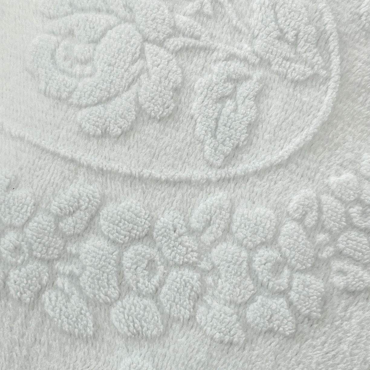 91家纺网 家纺一手货源 找家纺 （总）安哆啦 2025新款着色烂花雕花兔毛绒包边牛奶绒四件套