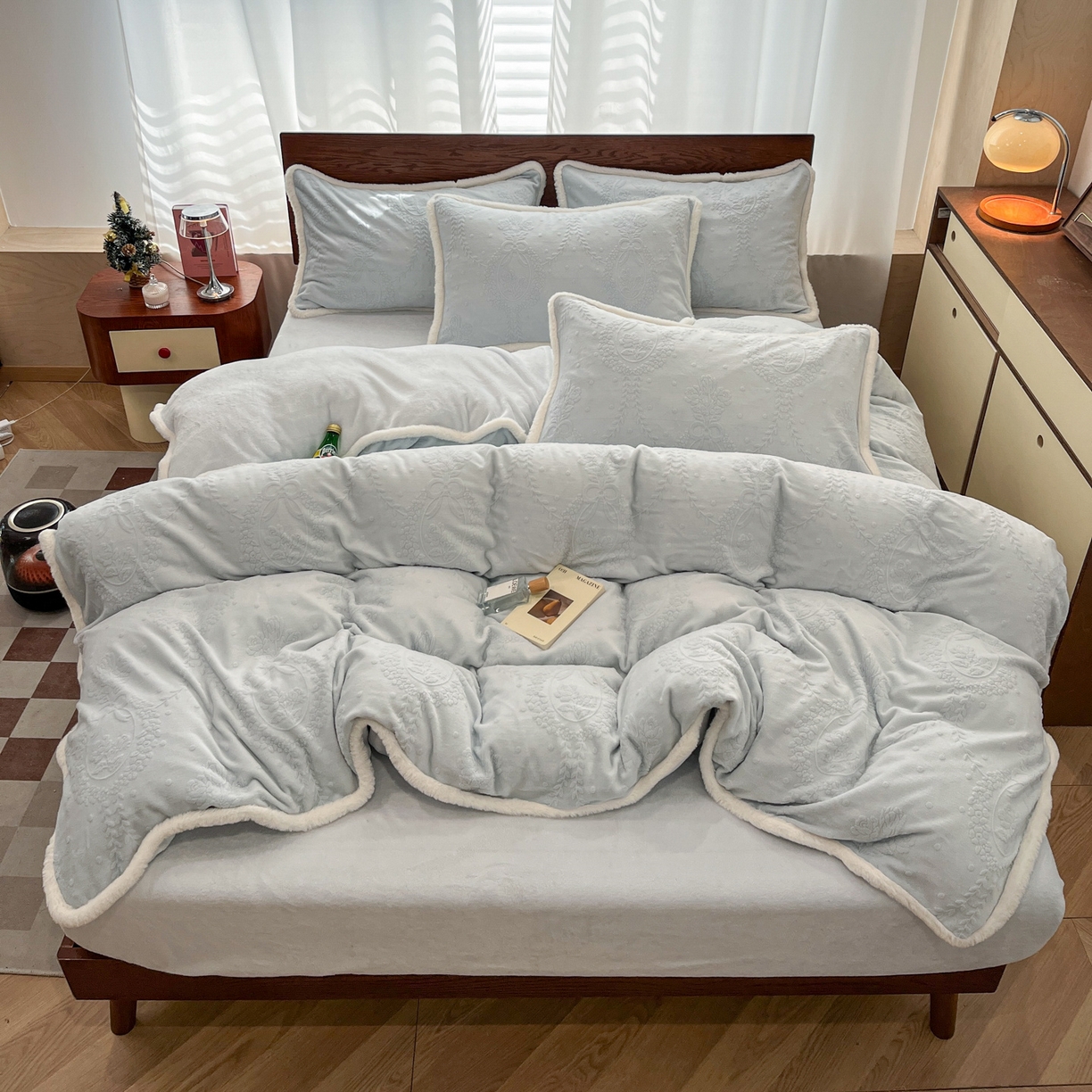 安哆啦 2025新款着色烂花雕花兔毛绒包边牛奶绒四件套 包边花漾浅梦