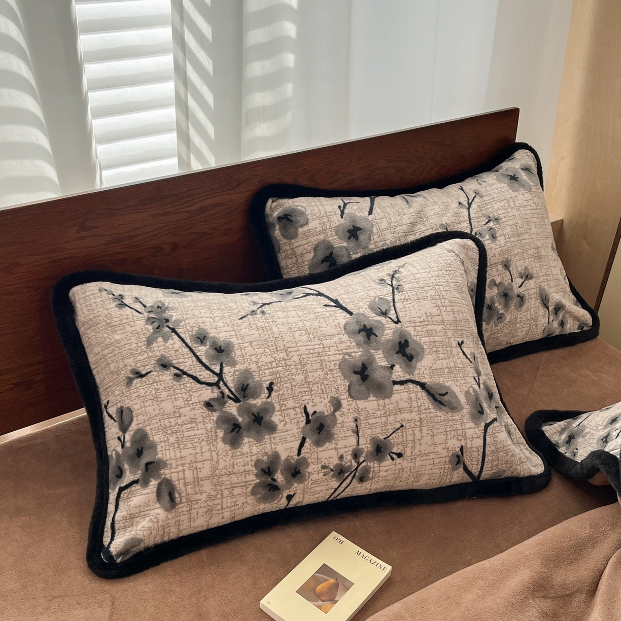 91家纺网 家纺一手货源 找家纺 安哆啦 2025新款着色烂花雕花兔毛绒包边牛奶绒四件套 花上枝-咖