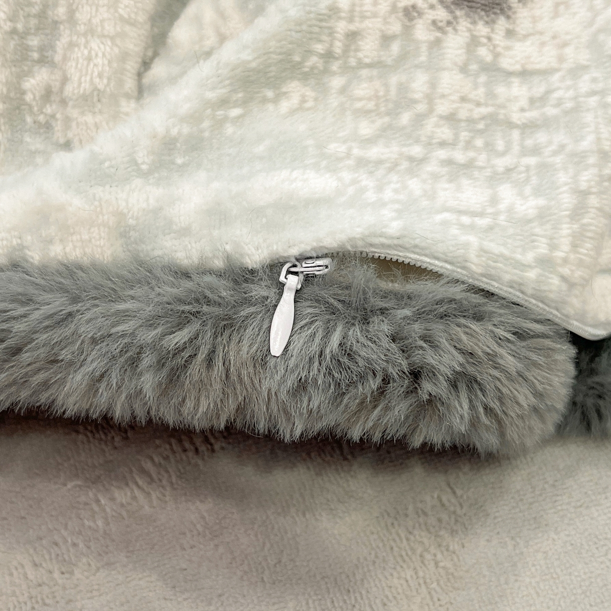 91家纺网 家纺一手货源 找家纺 安哆啦 2025新款着色烂花雕花兔毛绒包边牛奶绒四件套 花影和诗