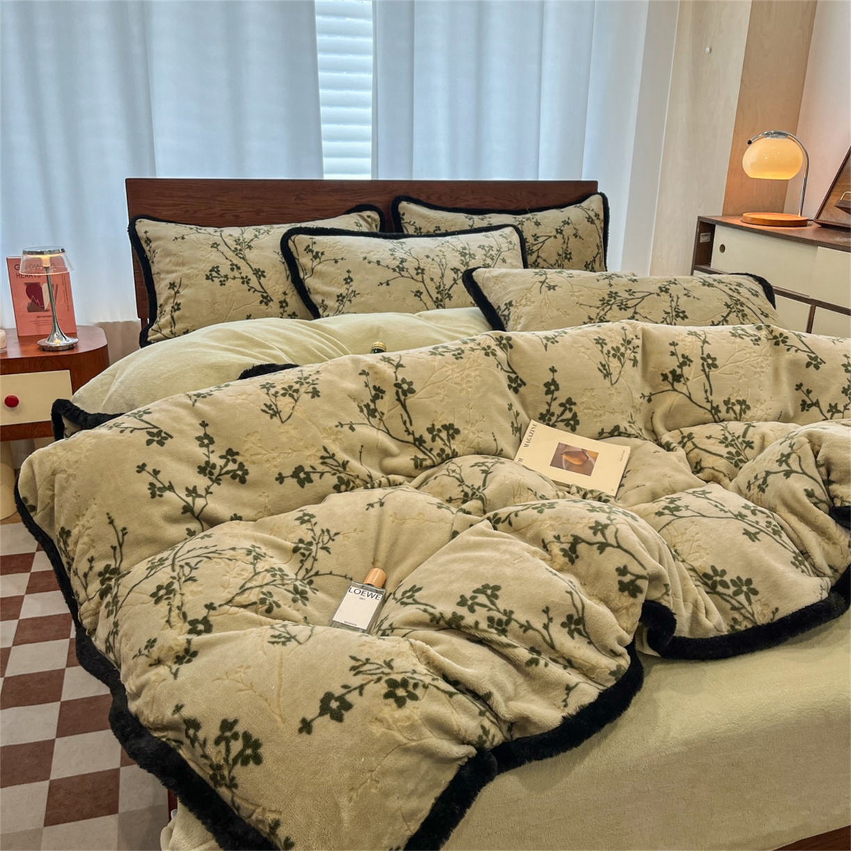 91家纺网 家纺一手货源 找家纺 安哆啦 2025新款着色烂花雕花兔毛绒包边牛奶绒四件套 绿枝