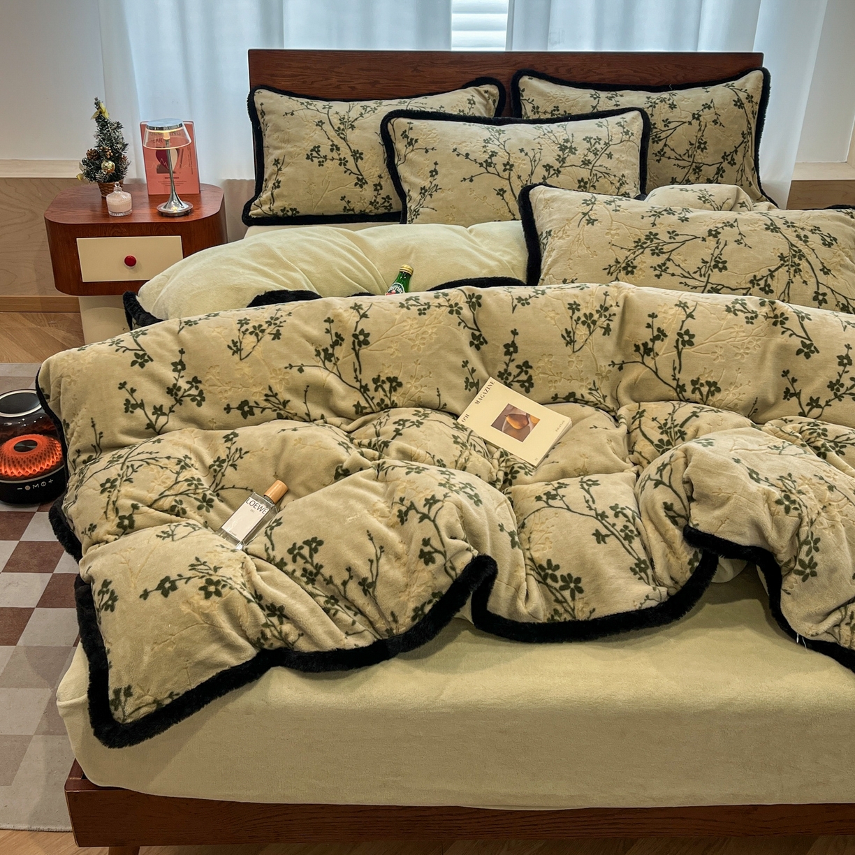 91家纺网 家纺一手货源 找家纺 安哆啦 2025新款着色烂花雕花兔毛绒包边牛奶绒四件套 绿枝