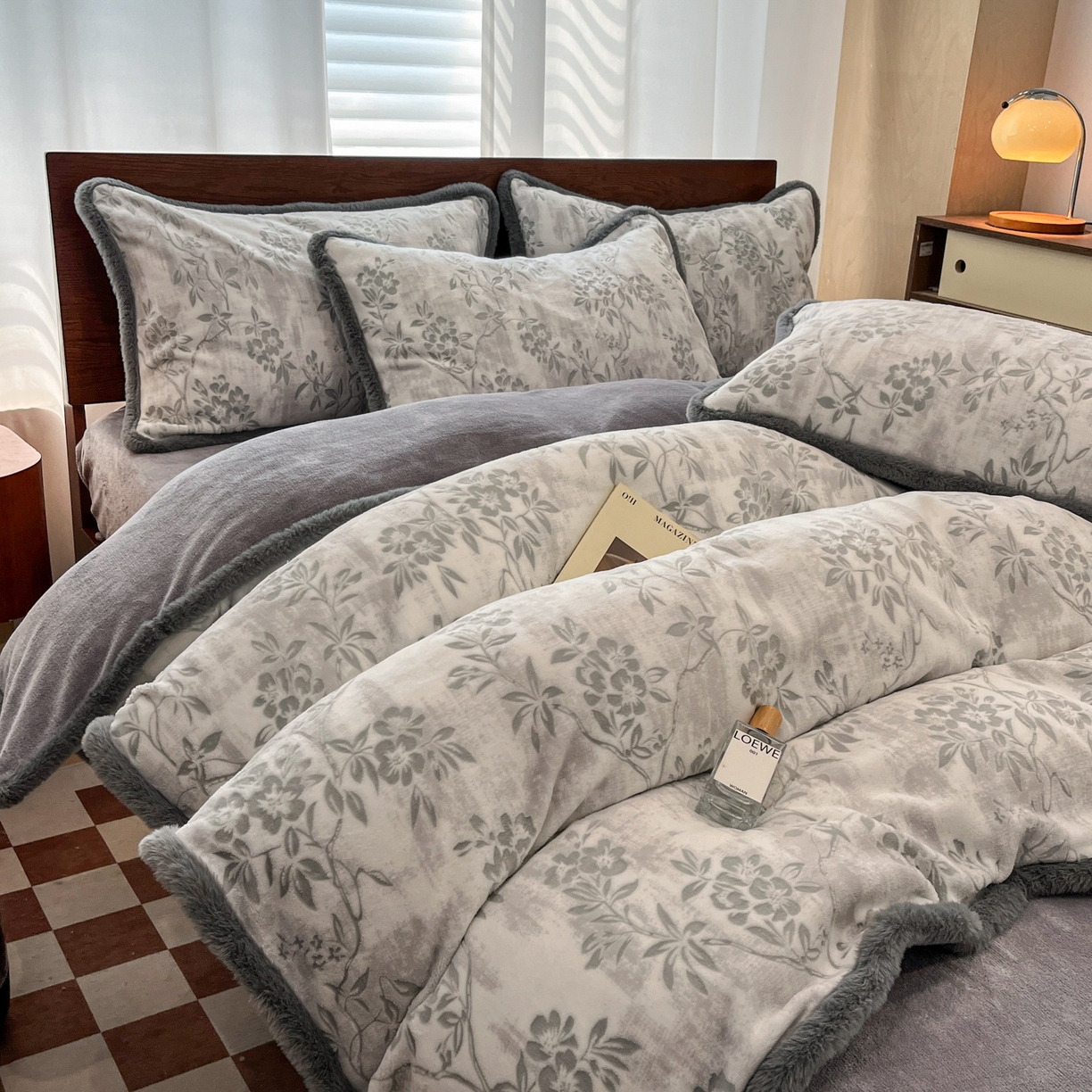 91家纺网 家纺一手货源 找家纺 安哆啦 2025新款着色烂花雕花兔毛绒包边牛奶绒四件套 韶华