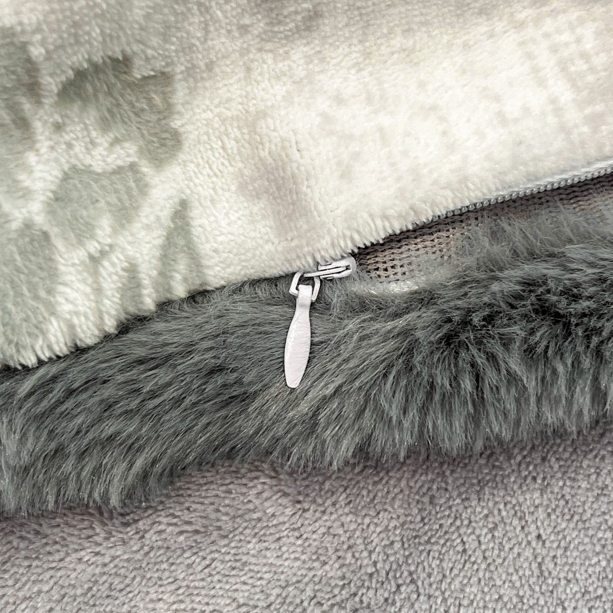 91家纺网 家纺一手货源 找家纺 安哆啦 2025新款着色烂花雕花兔毛绒包边牛奶绒四件套 韶华