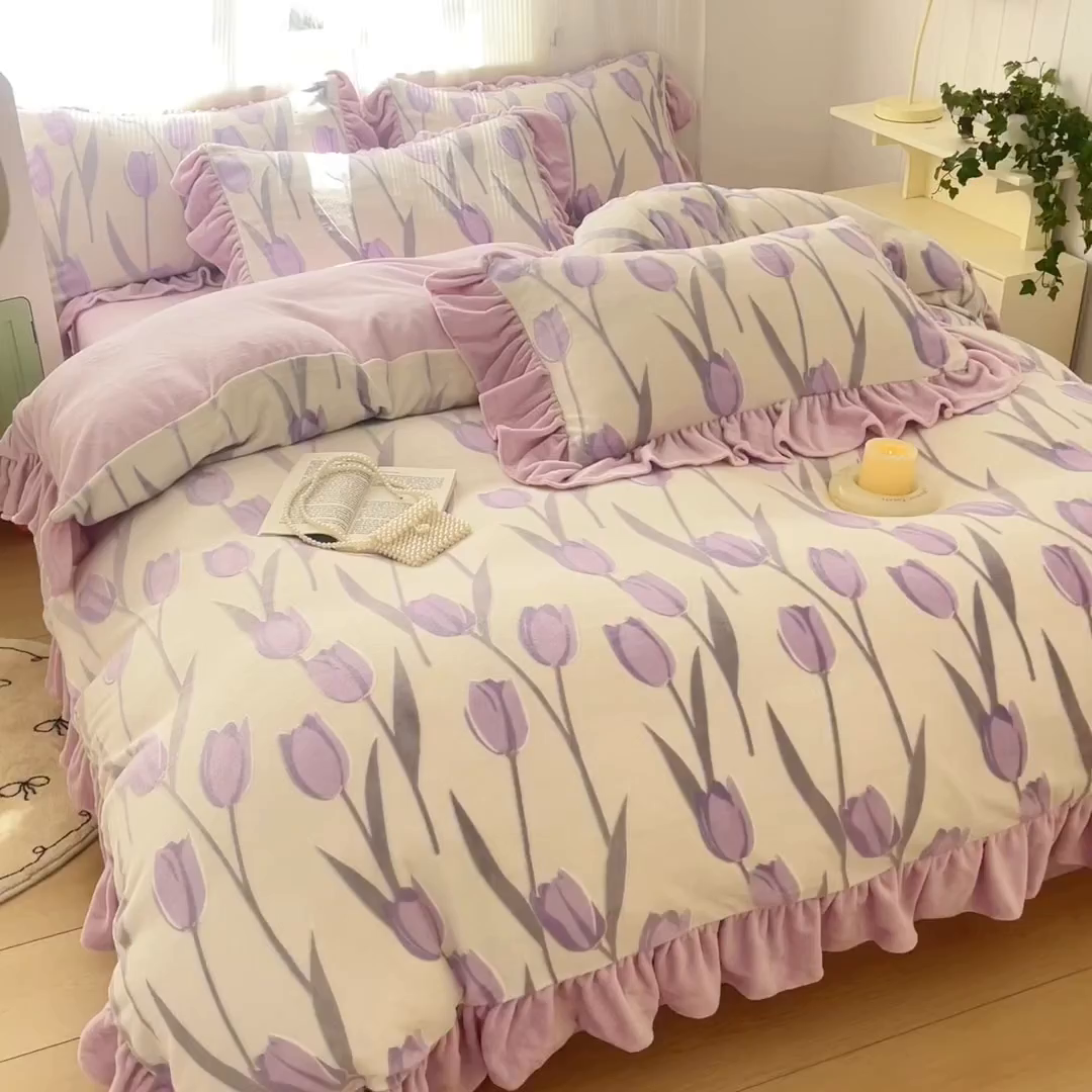 91家纺网 家纺一手货源 找家纺 爱家（原缔乐家纺） 2025新款牛奶雕花绒四件套-香香公主 香香公主-梦幻紫