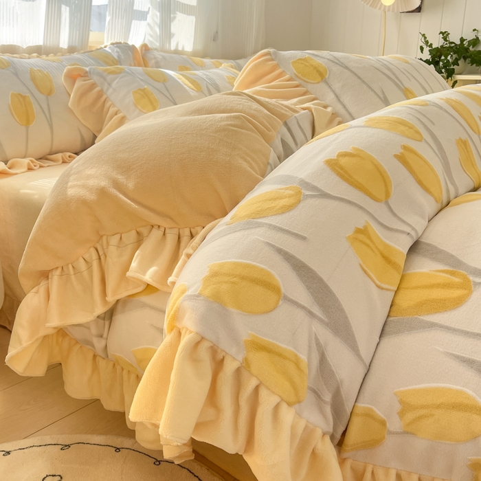 91家纺网 家纺一手货源 找家纺 爱家（原缔乐家纺） 2025新款牛奶雕花绒四件套-香香公主 香香公主-奶油黄