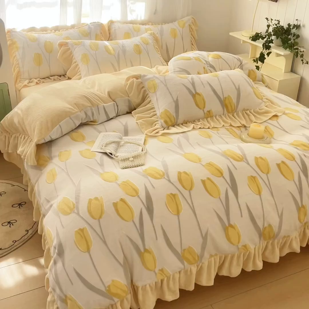 91家纺网 家纺一手货源 找家纺 爱家（原缔乐家纺） 2025新款牛奶雕花绒四件套-香香公主 香香公主-奶油黄