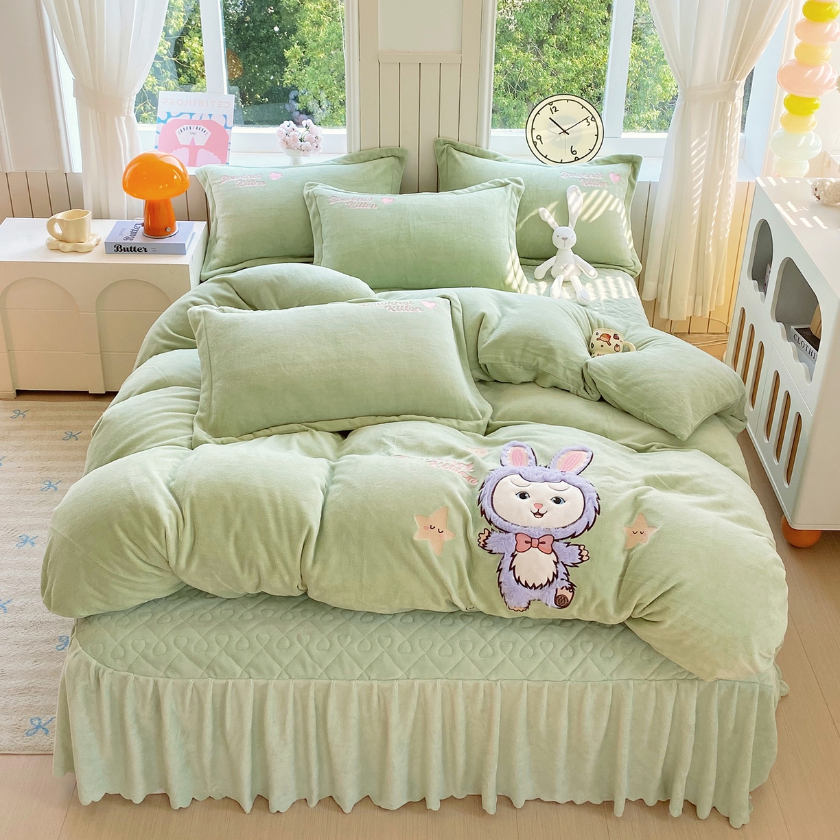 91家纺网 家纺一手货源 找家纺 （总）悦织湾家纺 牛奶绒四件套纯色贴布绣床单款床盖款床上用品四件套时尚小兔2025新款加厚