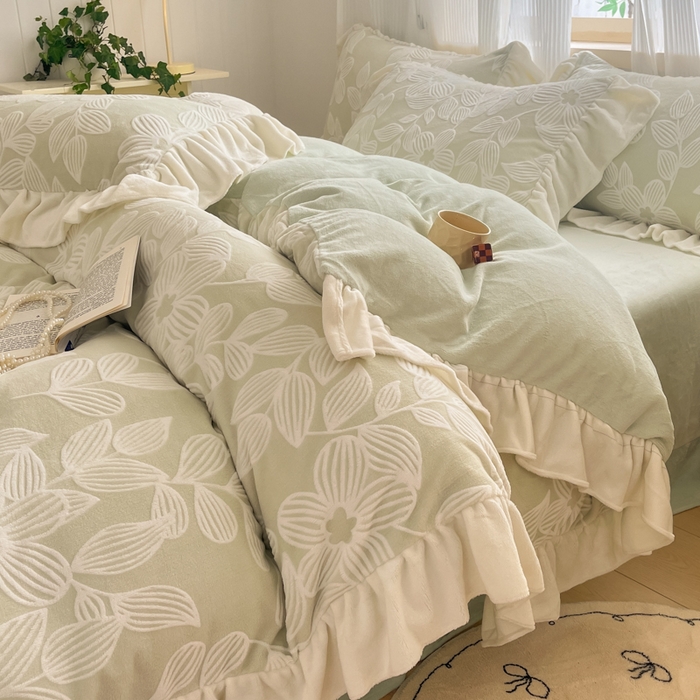 91家纺网 家纺一手货源 找家纺 爱家（原缔乐家纺） 2025新款牛奶雕花绒四件套-如梦 如梦-奶昔白