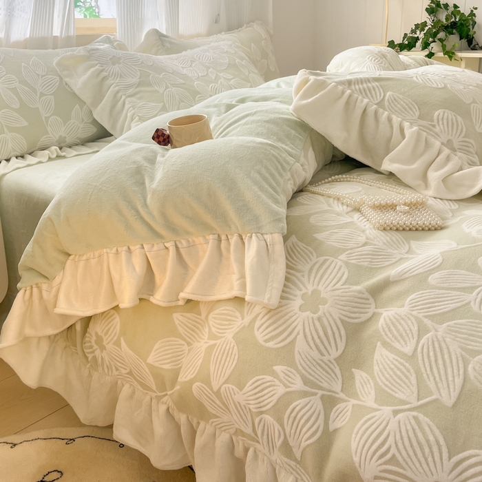 91家纺网 家纺一手货源 找家纺 爱家（原缔乐家纺） 2025新款牛奶雕花绒四件套-如梦 如梦-奶昔白