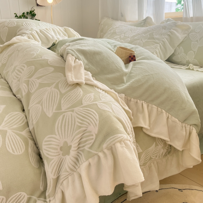 91家纺网 家纺一手货源 找家纺 爱家（原缔乐家纺） 2025新款牛奶雕花绒四件套-如梦 如梦-奶昔白