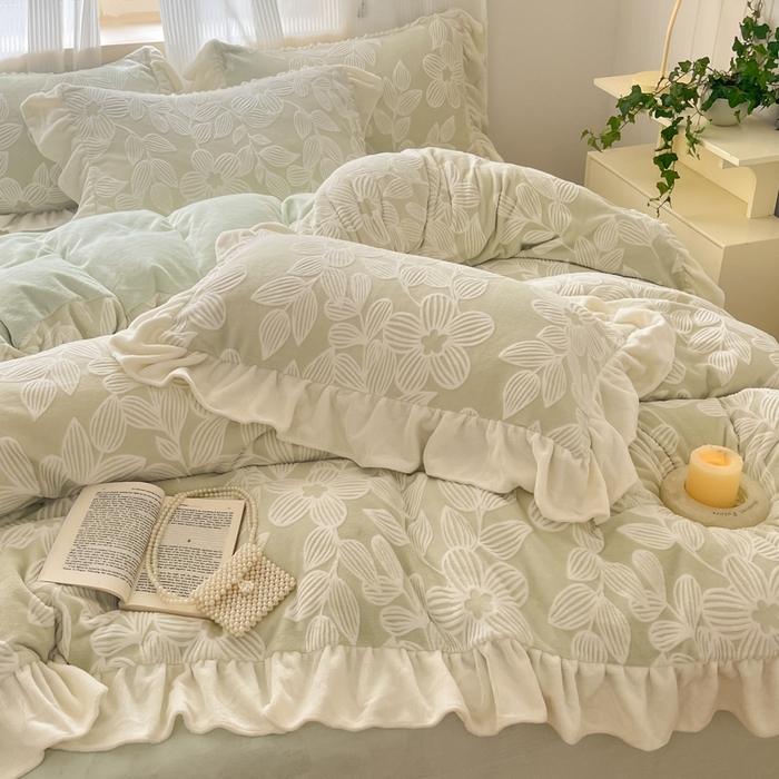 91家纺网 家纺一手货源 找家纺 爱家（原缔乐家纺） 2025新款牛奶雕花绒四件套-如梦 如梦-奶昔白