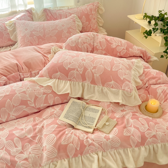 91家纺网 家纺一手货源 找家纺 爱家（原缔乐家纺） 2025新款牛奶雕花绒四件套-如梦 如梦-公主粉