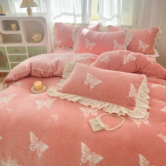 91家纺网 家纺一手货源 找家纺 爱家（原缔乐家纺） 2025新款牛奶雕花绒四件套-如梦 蝴蝶结-公主粉