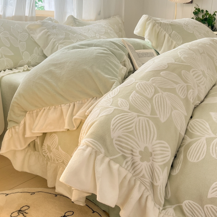 91家纺网 家纺一手货源 找家纺 爱家（原缔乐家纺） 2025新款牛奶雕花绒四件套-如梦 如梦-奶昔白