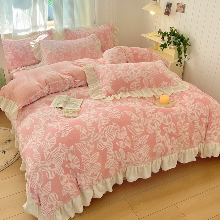 91家纺网 家纺一手货源 找家纺 爱家（原缔乐家纺） 2025新款牛奶雕花绒四件套-如梦 如梦-公主粉