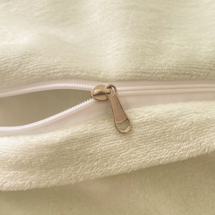 91家纺网 家纺一手货源 找家纺 爱家（原缔乐家纺） 2025新款牛奶雕花绒四件套-如梦 如梦-奶昔白