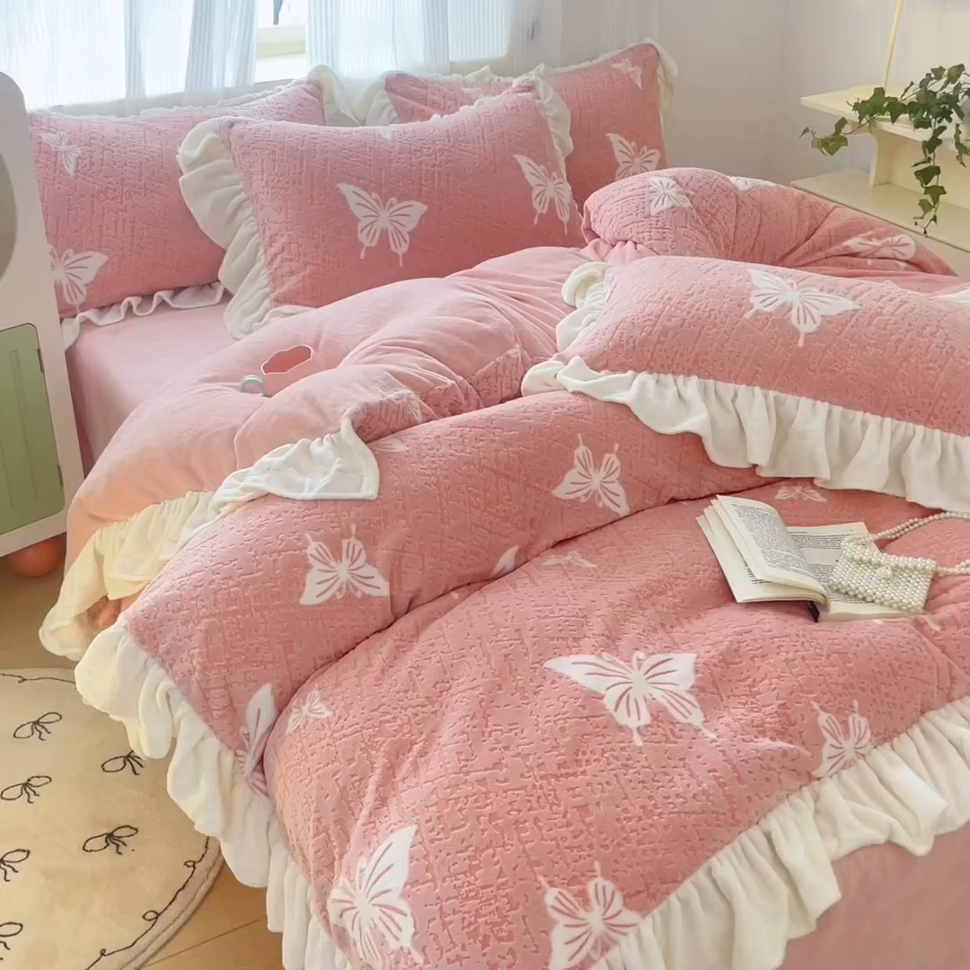 91家纺网 家纺一手货源 找家纺 （总）爱家（原缔乐家纺） 2025新款牛奶雕花绒四件套-如梦