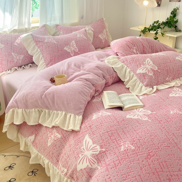 91家纺网 家纺一手货源 找家纺 爱家（原缔乐家纺） 2025新款牛奶雕花绒四件套-如梦 蝴蝶结-梦幻紫