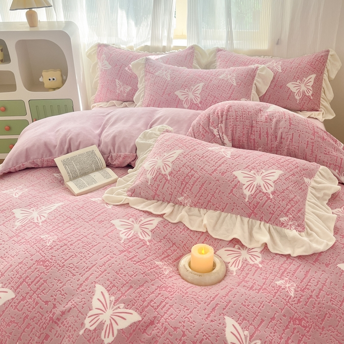 91家纺网 家纺一手货源 找家纺 爱家（原缔乐家纺） 2025新款牛奶雕花绒四件套-如梦 蝴蝶结-梦幻紫