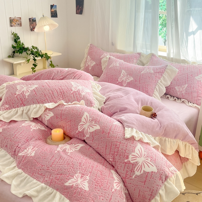 91家纺网 家纺一手货源 找家纺 爱家（原缔乐家纺） 2025新款牛奶雕花绒四件套-如梦 蝴蝶结-梦幻紫