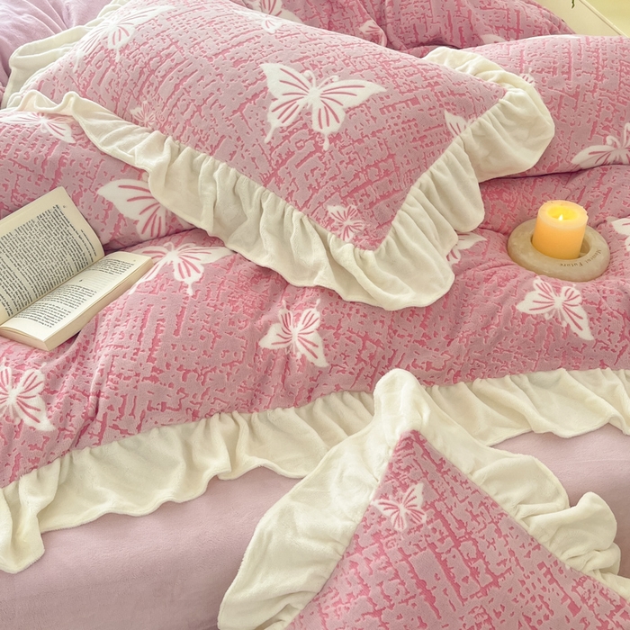 91家纺网 家纺一手货源 找家纺 爱家（原缔乐家纺） 2025新款牛奶雕花绒四件套-如梦 蝴蝶结-梦幻紫