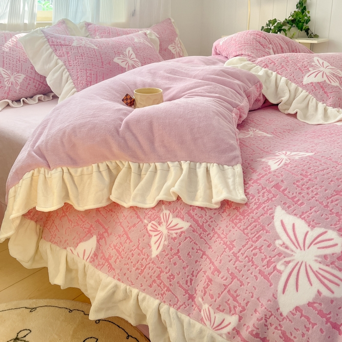 91家纺网 家纺一手货源 找家纺 爱家（原缔乐家纺） 2025新款牛奶雕花绒四件套-如梦 蝴蝶结-梦幻紫