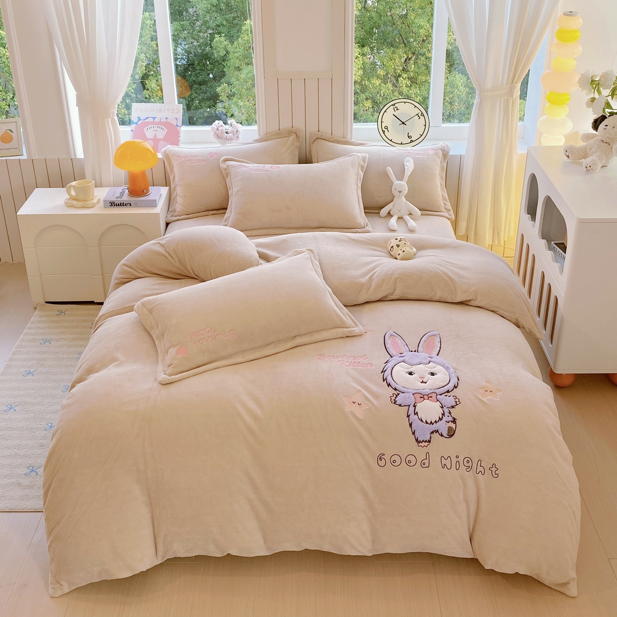 91家纺网 家纺一手货源 找家纺 （总）悦织湾家纺 牛奶绒四件套纯色贴布绣床单款床盖款床上用品四件套时尚小兔2025新款加厚