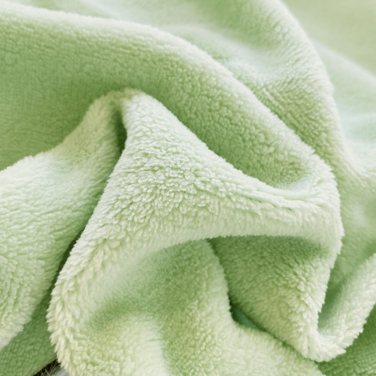 91家纺网 家纺一手货源 找家纺 悦织湾家纺 牛奶绒四件套纯色贴布绣床单款床盖款床上用品四件套时尚小兔2025新款加厚 床盖款-时尚小兔-绿