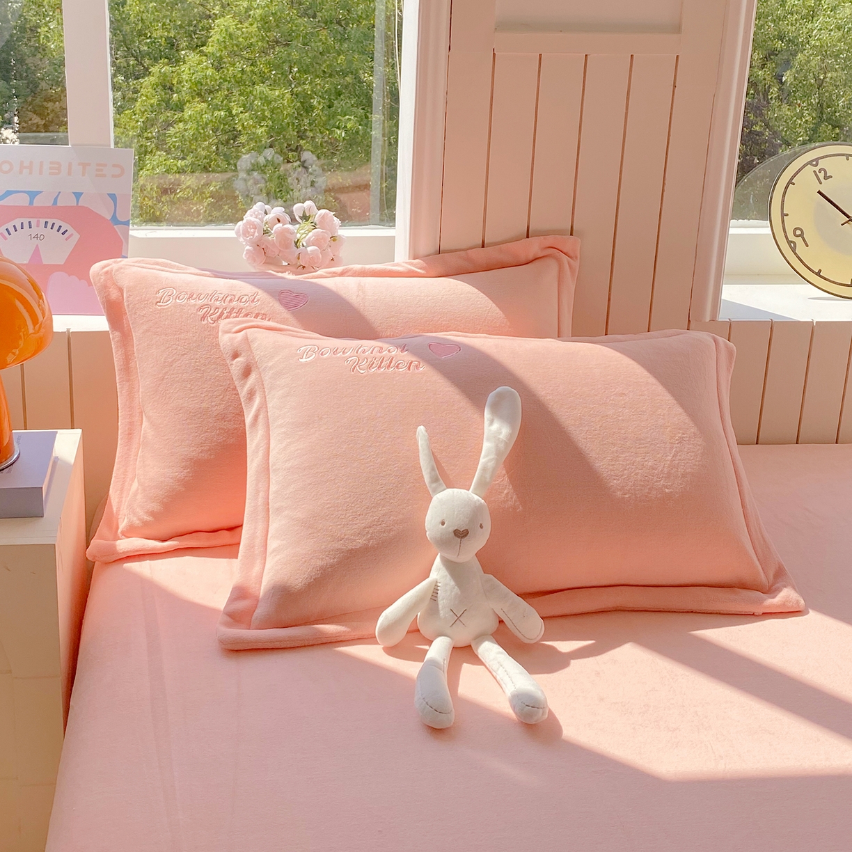 91家纺网 家纺一手货源 找家纺 悦织湾家纺 牛奶绒四件套纯色贴布绣床单款床盖款床上用品四件套时尚小兔2025新款加厚 床单款时尚小兔-粉