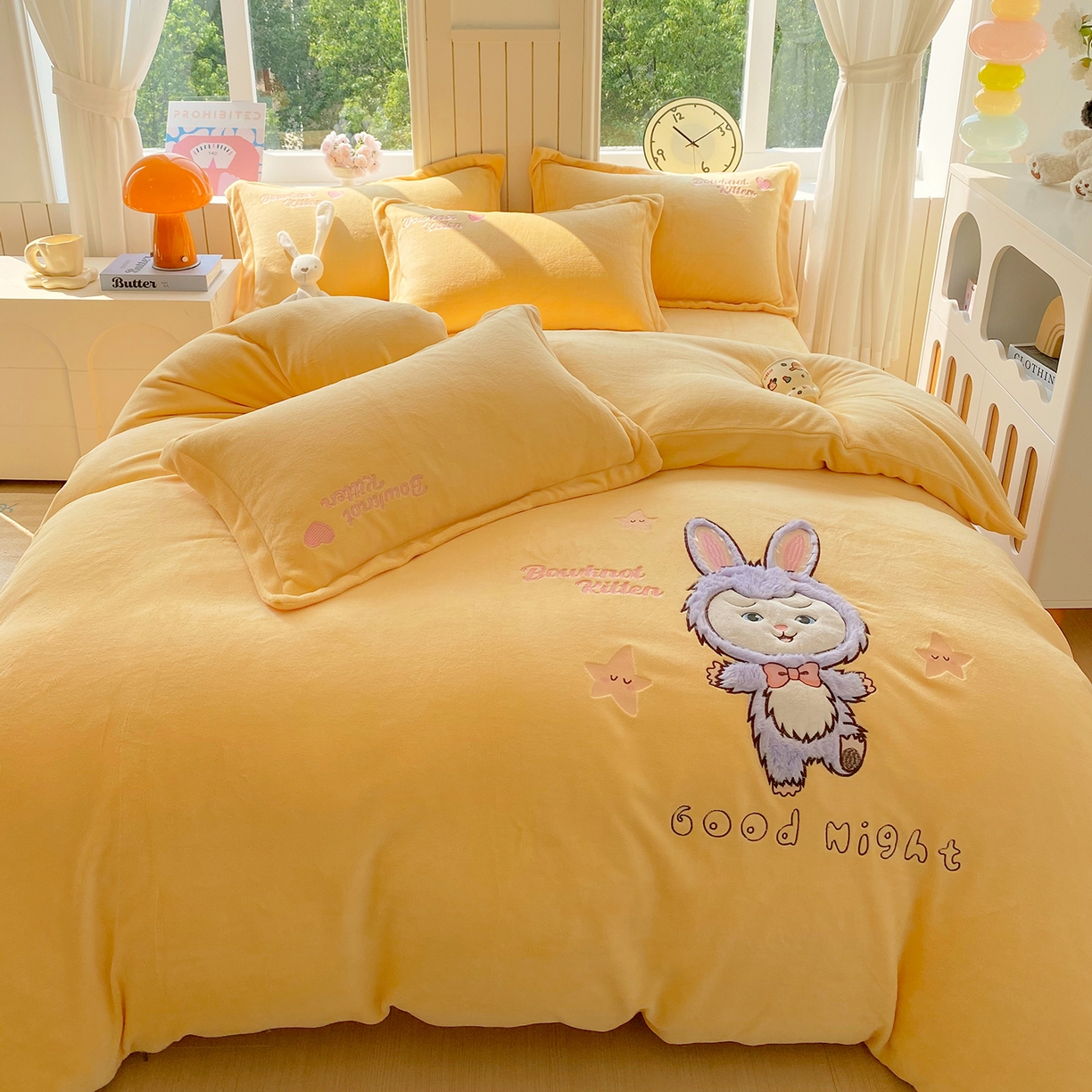 91家纺网 家纺一手货源 找家纺 悦织湾家纺 牛奶绒四件套纯色贴布绣床单款床盖款床上用品四件套时尚小兔2025新款加厚 床单款时尚小兔-黄