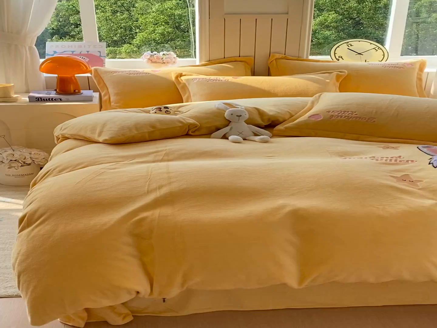 91家纺网 家纺一手货源 找家纺 悦织湾家纺 牛奶绒四件套纯色贴布绣床单款床盖款床上用品四件套时尚小兔2025新款加厚 床单款时尚小兔-黄