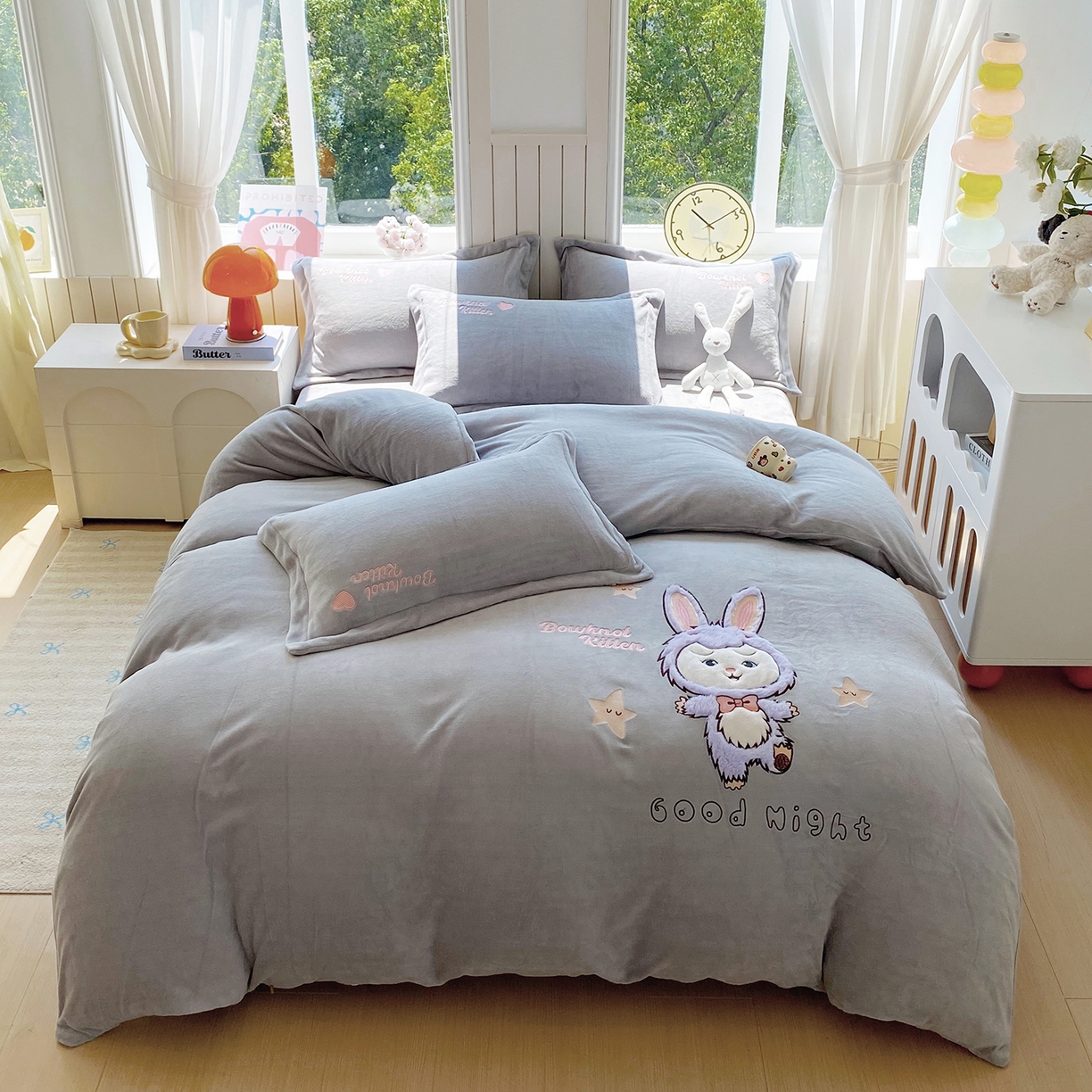 悦织湾家纺 牛奶绒四件套纯色贴布绣床单款床盖款床上用品四件套时尚小兔2025新款加厚 床单款时尚小兔-灰