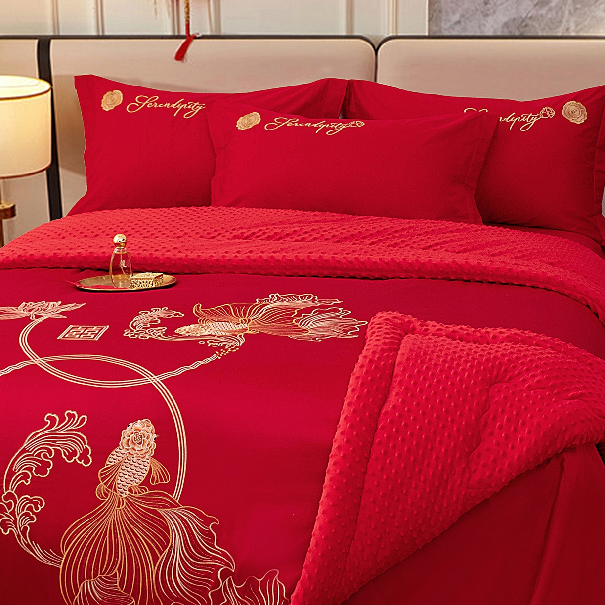 91家纺网 家纺一手货源 找家纺 卓缦家纺 2025新款全棉纯棉豆豆婚庆被 被子被芯 锦鲤喜愿