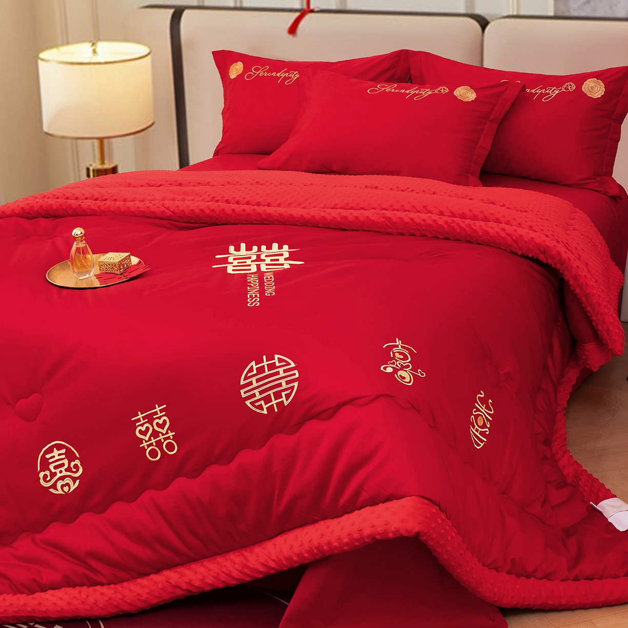 91家纺网 家纺一手货源 找家纺 卓缦家纺 2025新款全棉纯棉豆豆婚庆被 被子被芯 良辰喜事