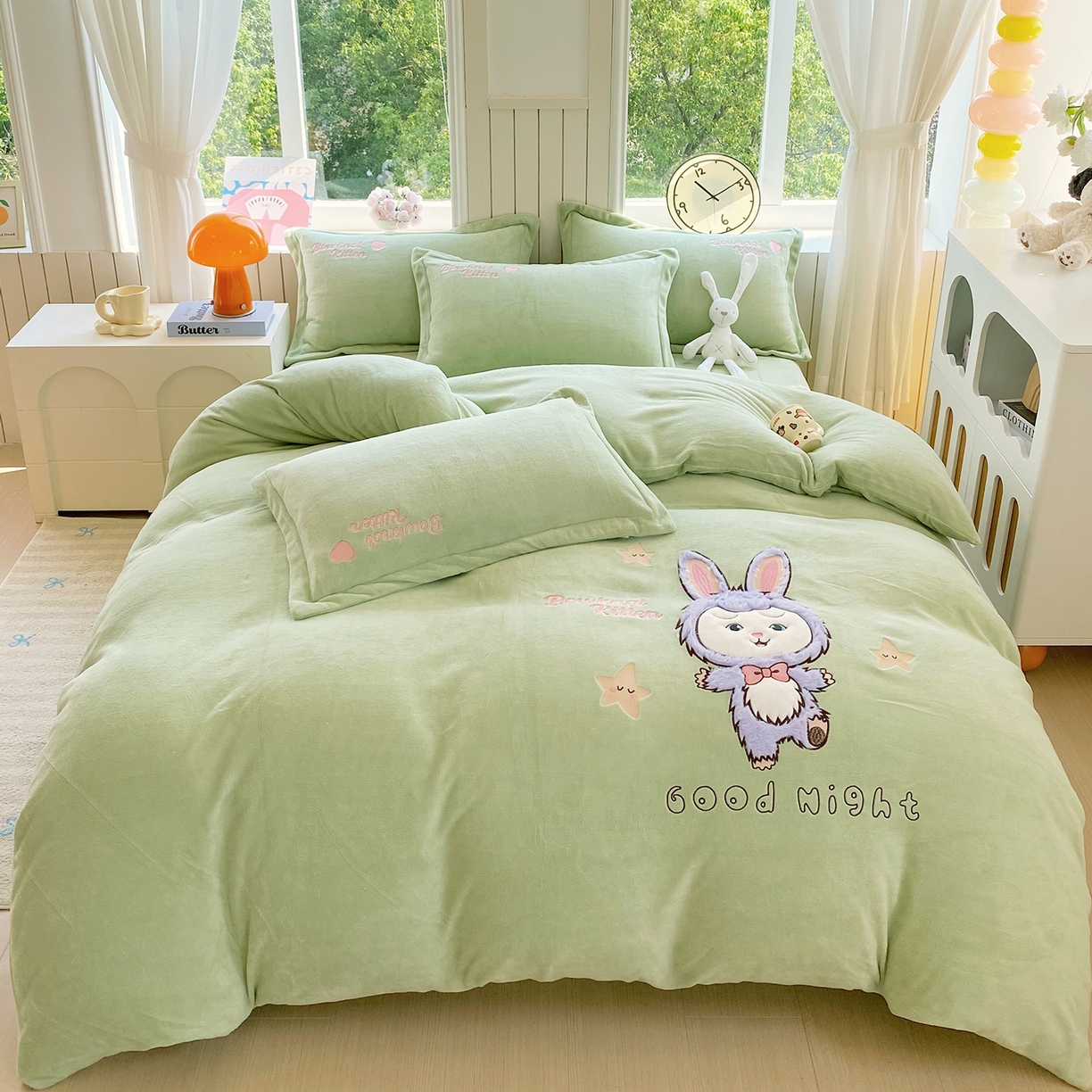 91家纺网 家纺一手货源 找家纺 悦织湾家纺 牛奶绒四件套纯色贴布绣床单款床盖款床上用品四件套时尚小兔2025新款加厚 床单款时尚小兔-绿